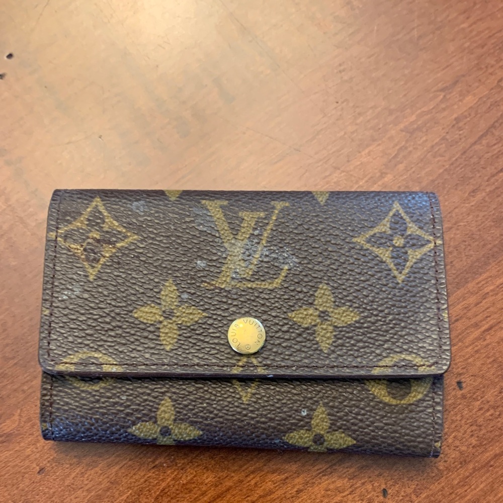 Louis Vuitton Monogram Key Holder in Brown and Gold